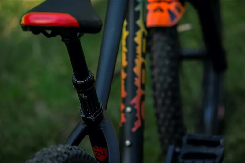Orbea Laufey 27 H20 Junior Mountain Bike Black/Rainbow 2021-2